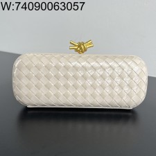 징 팩토리 보테가베네타 놋 717622 25*10*5cm 크림