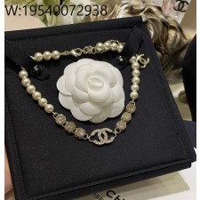 AGG 샤넬 CC로고 모노그램 이음 진주 목걸이