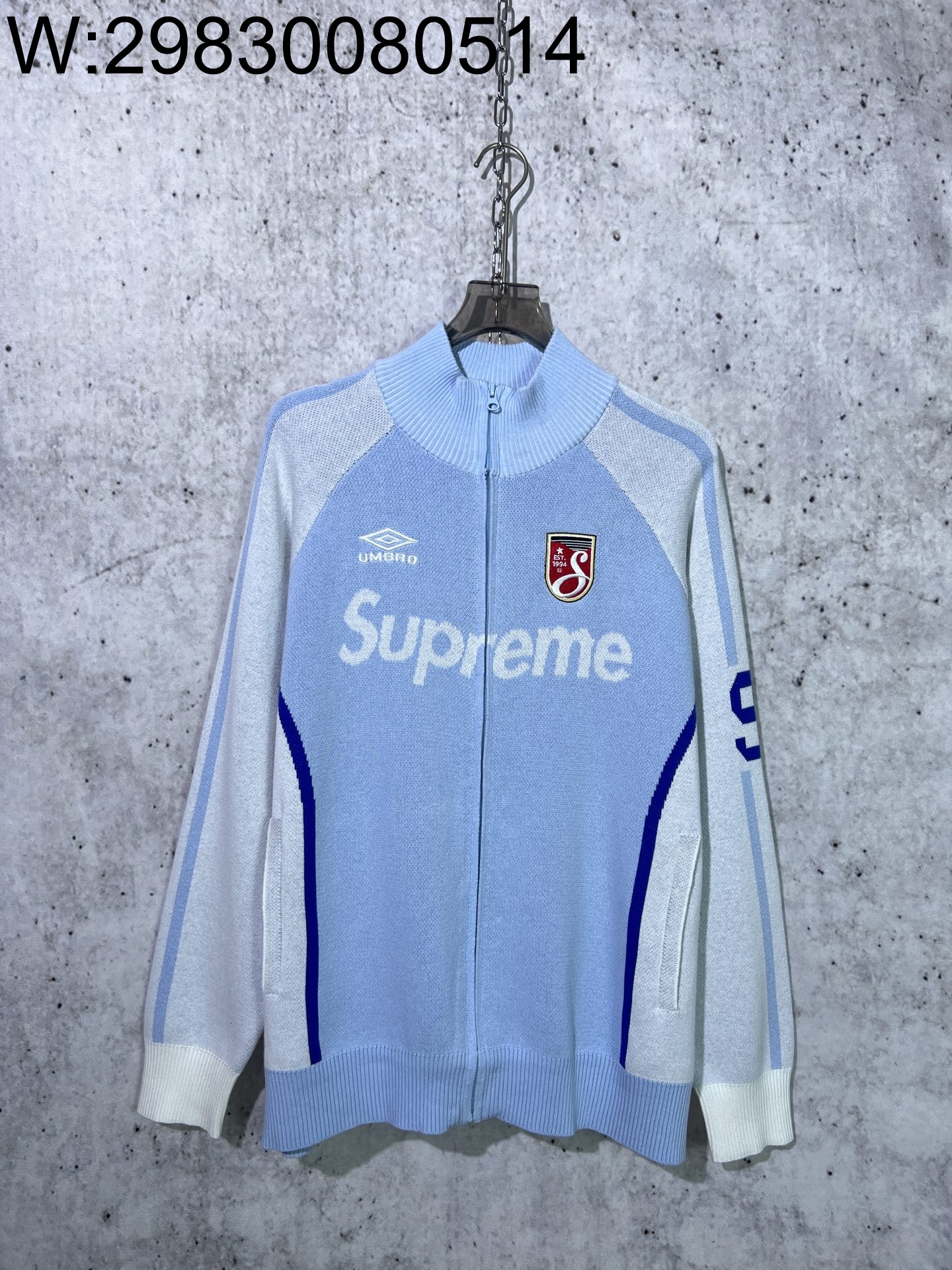 [사슬공장] 슈프림 x umbro SS25 모노그램 자카드 지퍼 가디건 스카이 블루