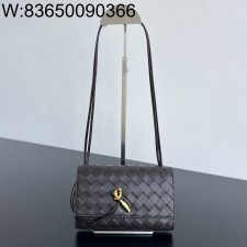 징 팩토리 보테가베네타 안디아모 파우치 836940 19*13*2cm 초콜릿