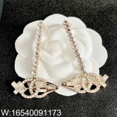 AGG 샤넬 CC로고 화살 귀걸이