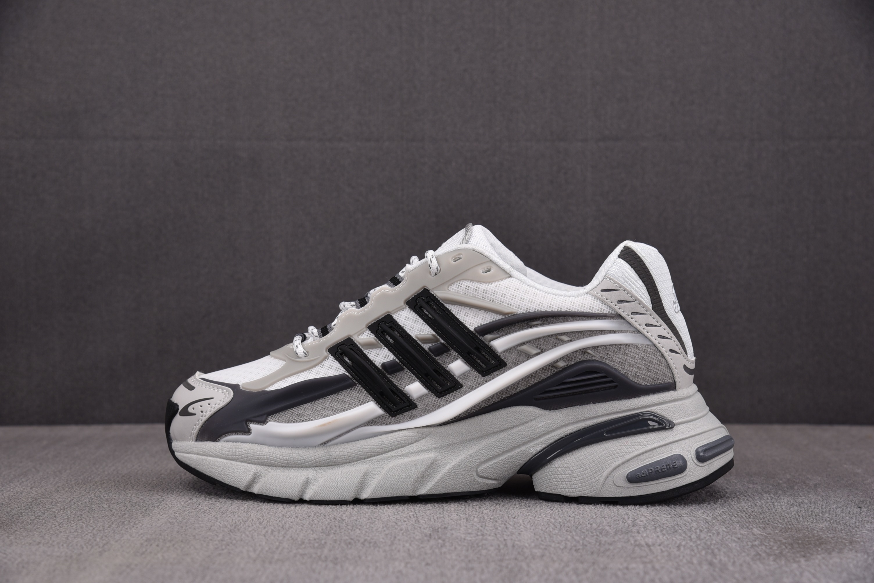 【Y】퍼렐 x 아디다스 젤리피쉬 블랙 JP9262