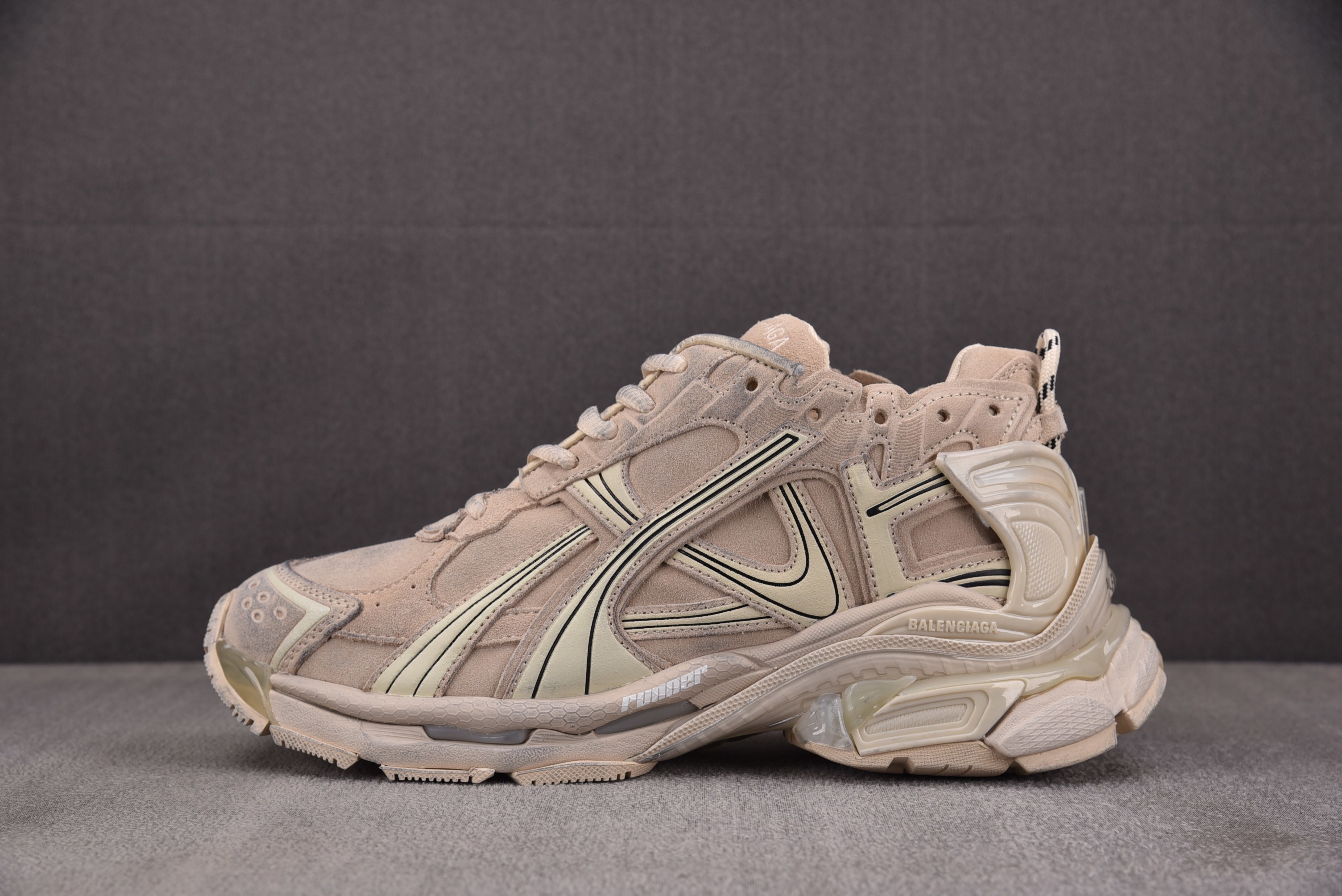 【VG】발렌시아가 러너 스웨이드 아이보리