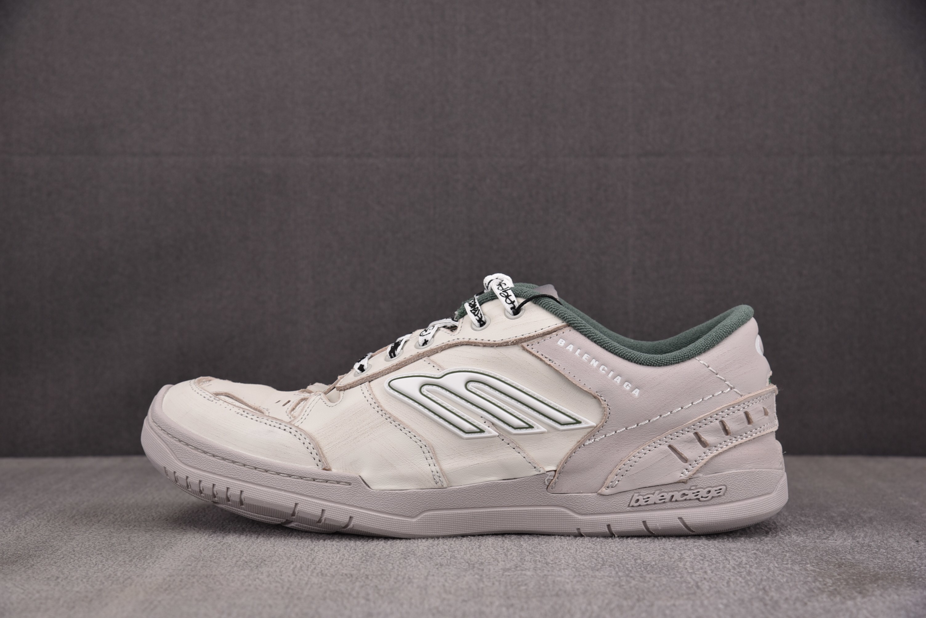 【XA】발렌시아가 햄튼 웜 아웃