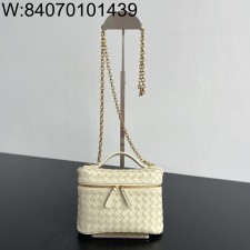 징 팩토리 보테가베네타 스몰 소프트 베니티 아이보리 843800 19*14*3cm