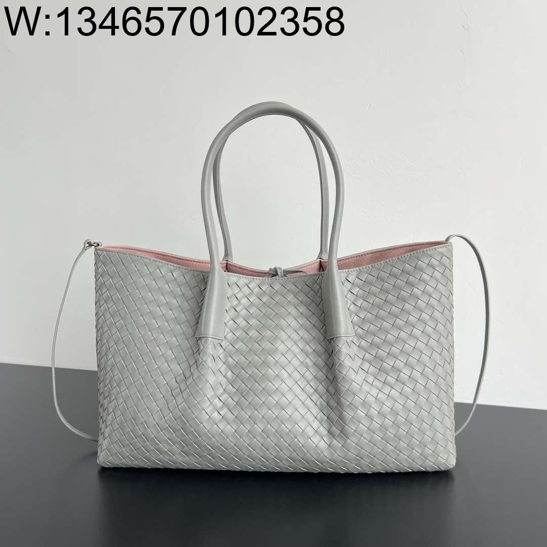 징 팩토리 보테가베네타 피나코테카 817166 23*43*14.5cm 미디엄 그레이