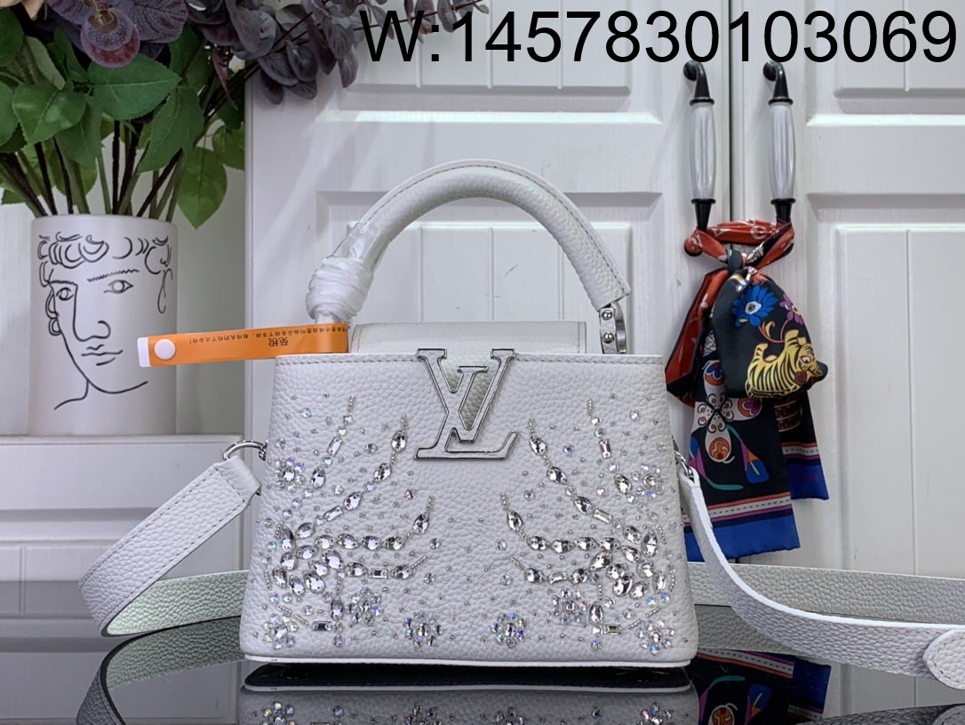 [88factory] 루이비통 카퓌신 미니 M25934 21*13.6*8cm 화이트