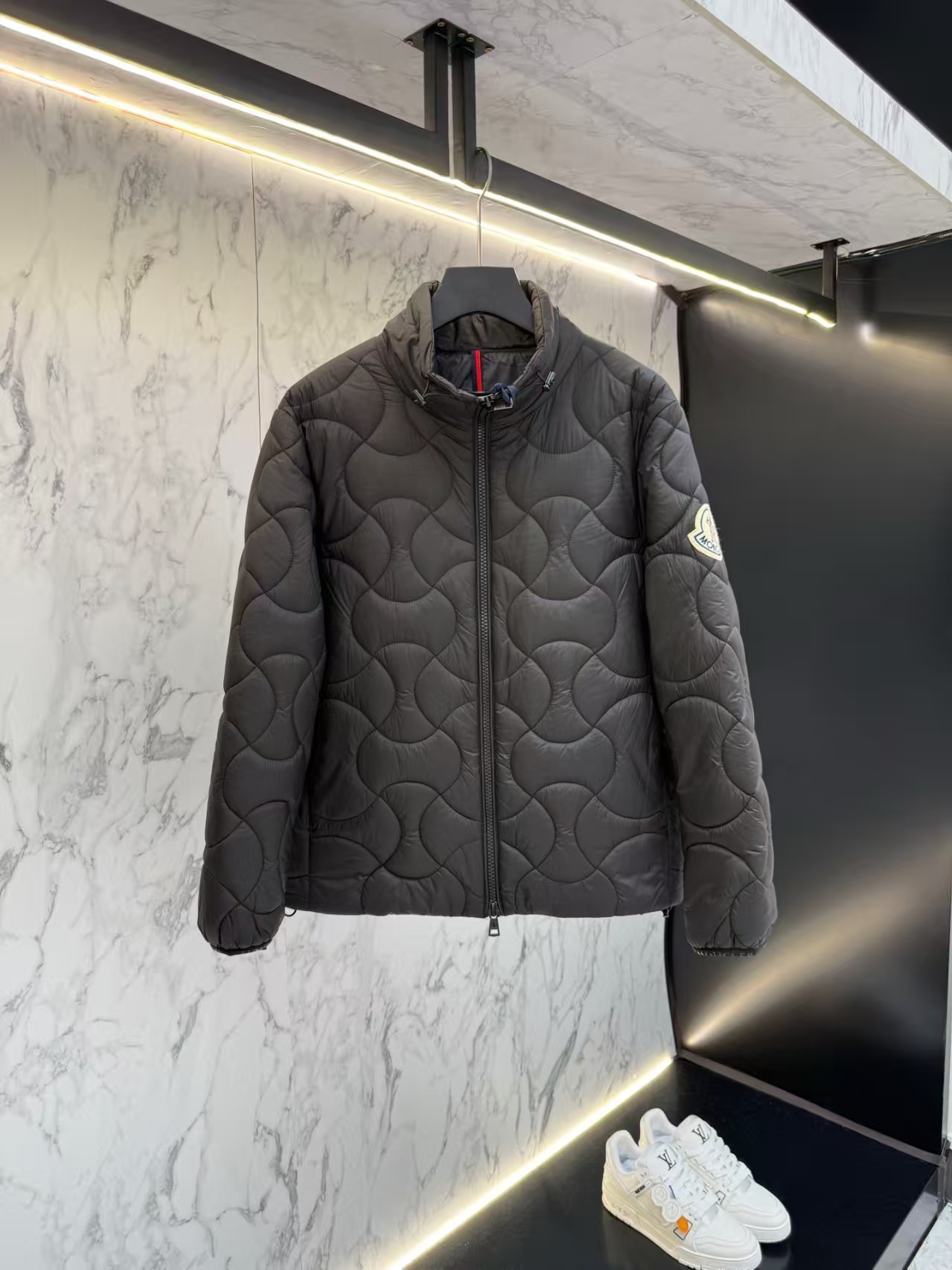 의) 몽클레어 다운 숏패딩 자켓