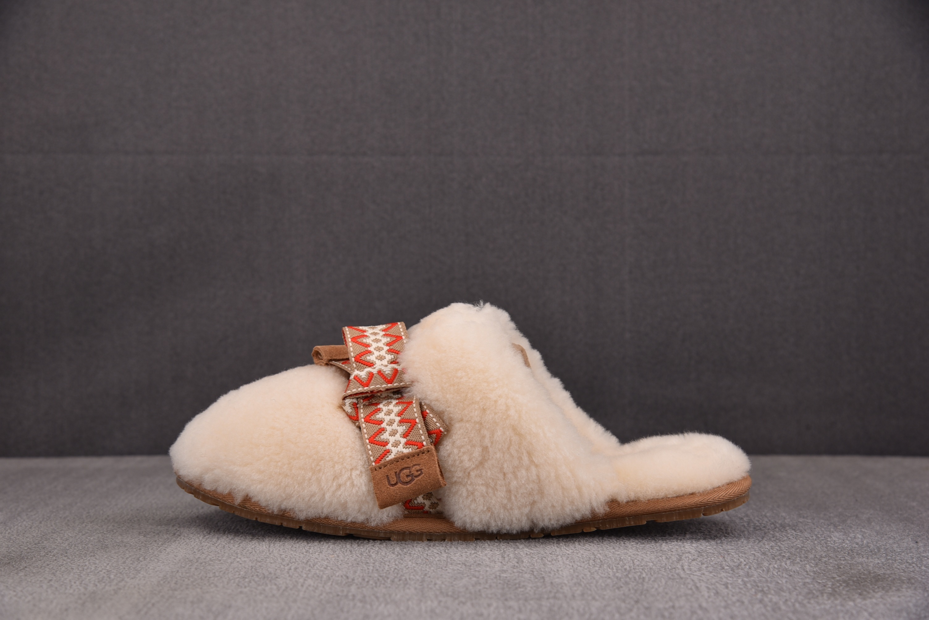 UGG MAXI 맥시 양털 슬리퍼  1158266-NAT