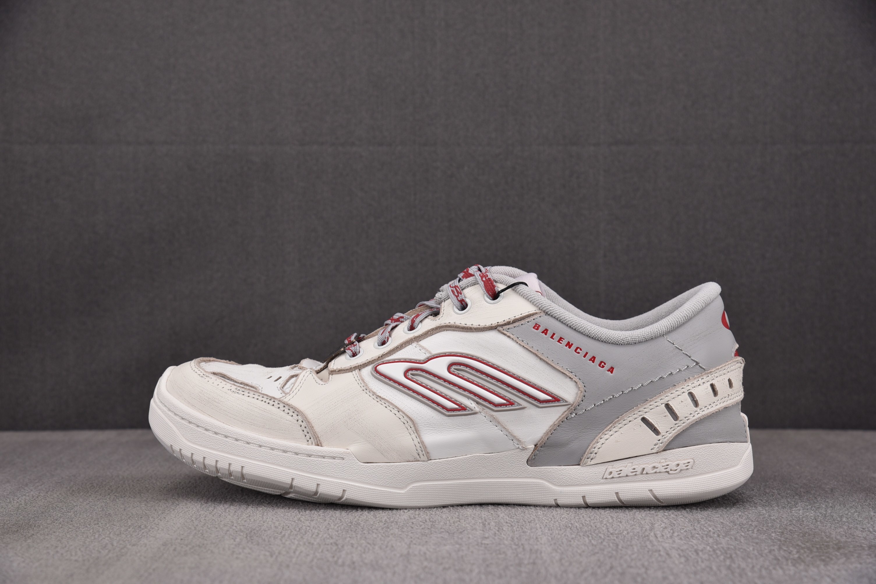 【M】On x LOEWE 클라우드 틸트 2.0 블랙 화이트