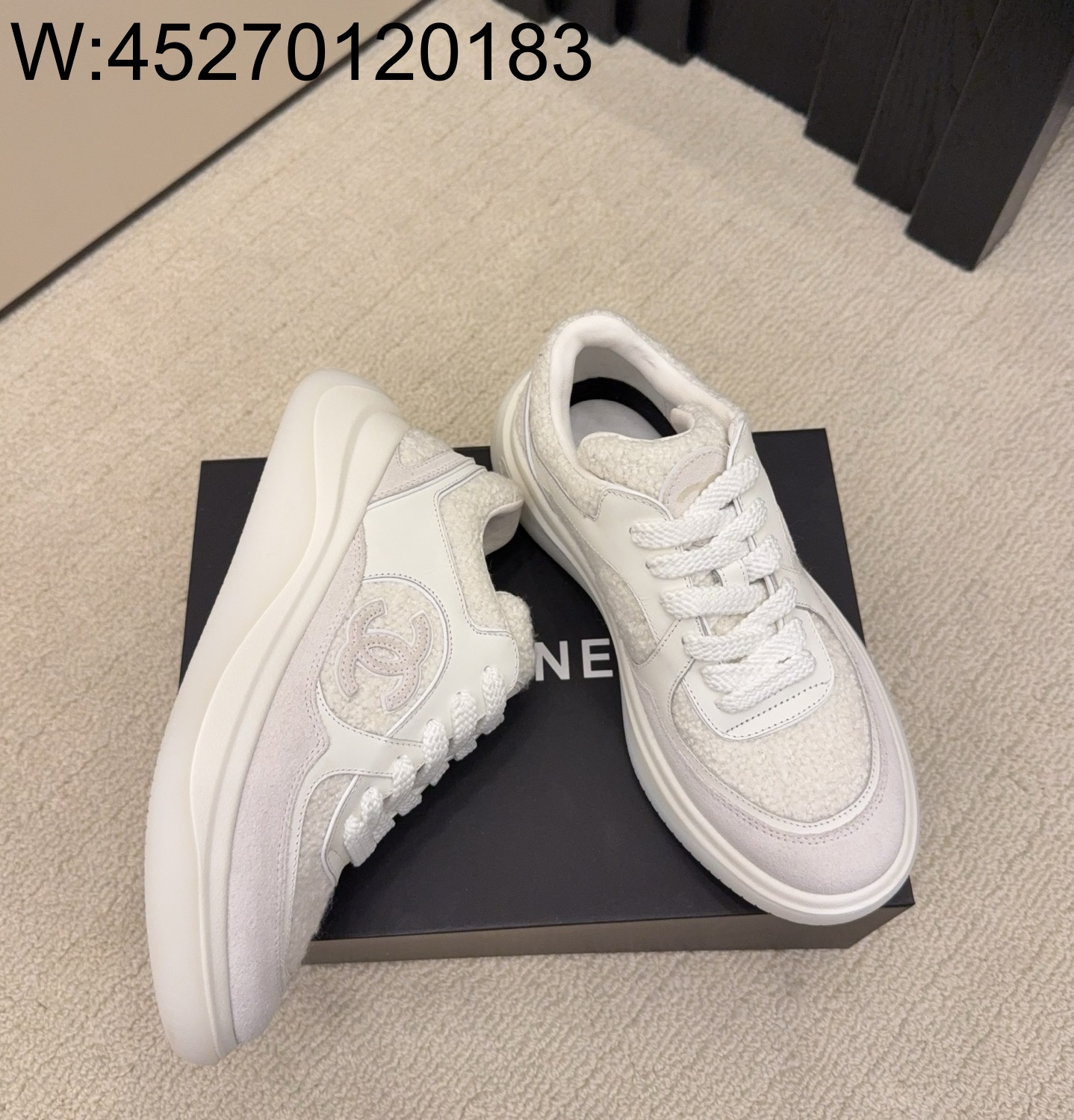 [AN3] 샤넬 26 CC로고 털 이음 스니커즈 화이트