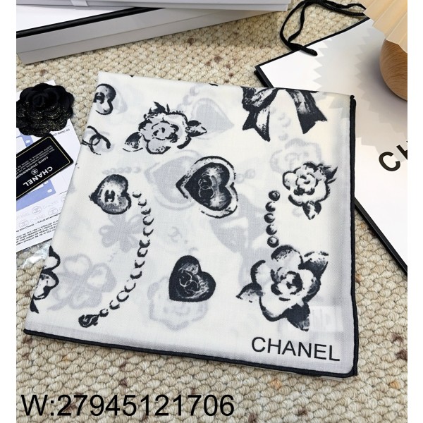 AGG 샤넬 프린트 스퀘어 스카프 140cm*140cm 화이트