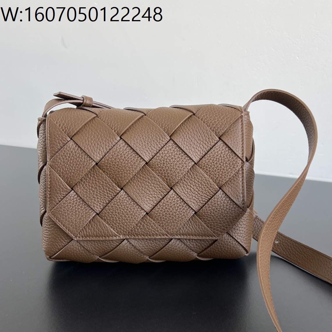 징 팩토리 보테가베네타 디아고 795637 22.5*16.5*5.5cm 브라운