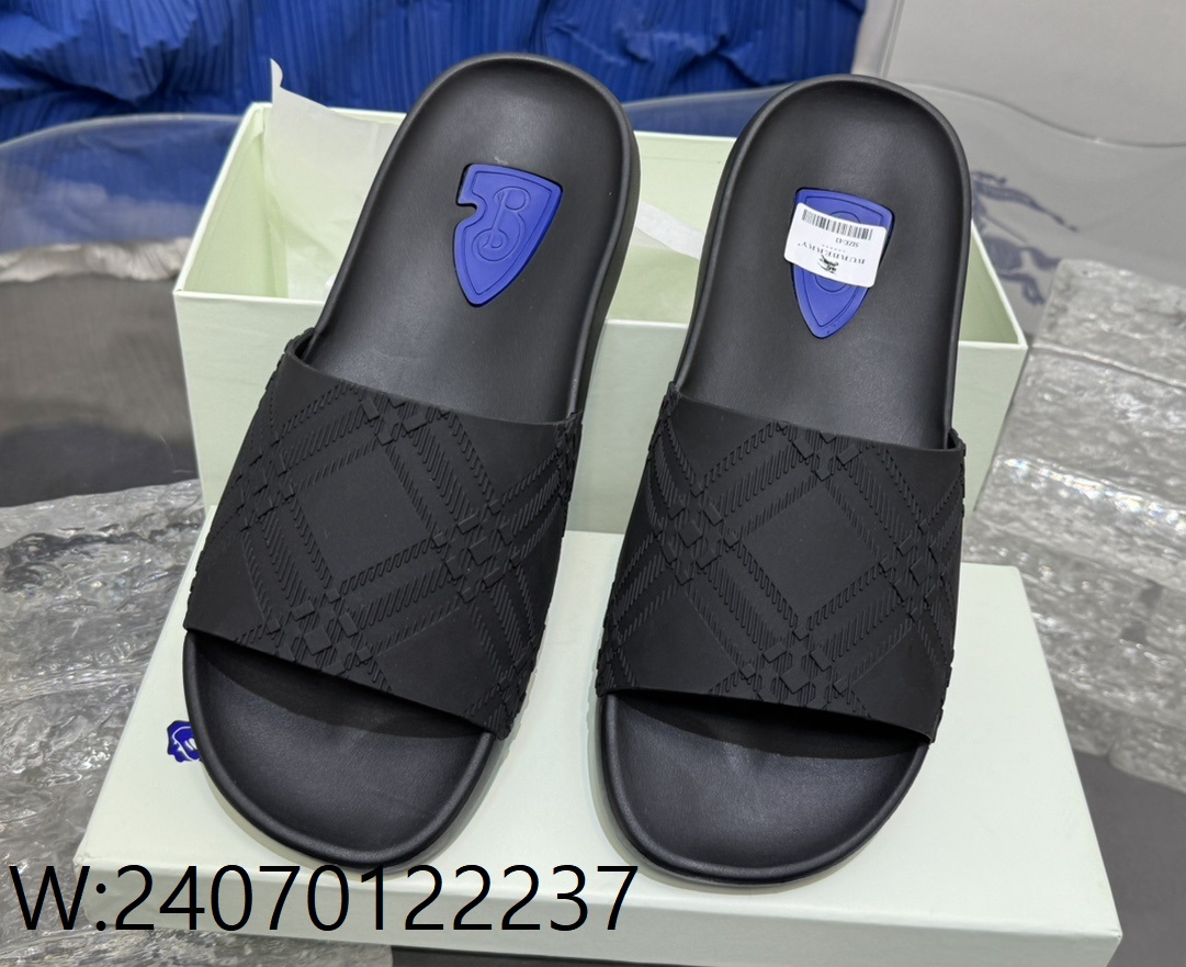 [152] 버버리 블루 B 각인 체크 슬리퍼 블랙 남성용