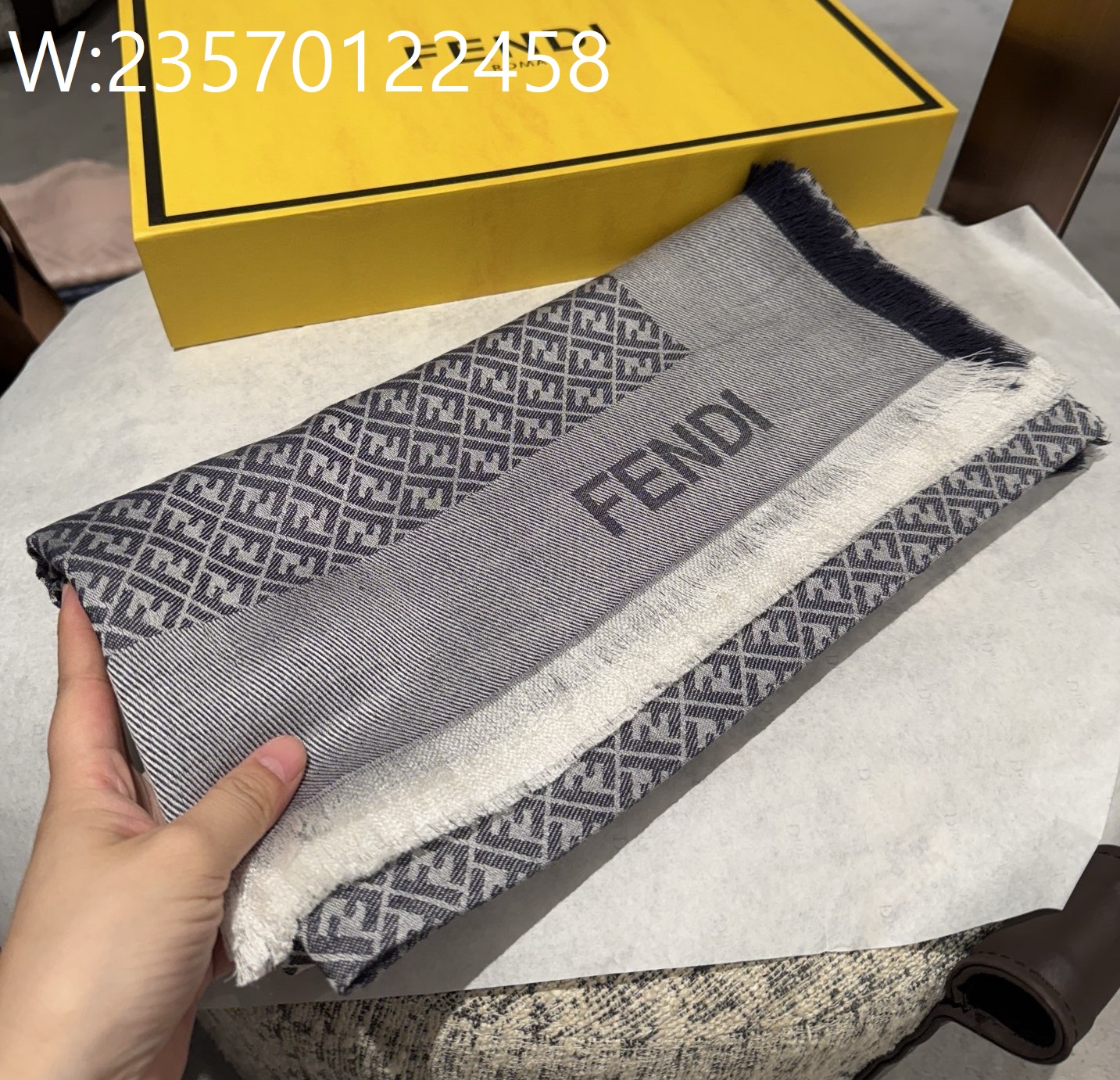 AGG 펜디 FF로고 스퀘어 태슬 스카프 그레이 140*140cm