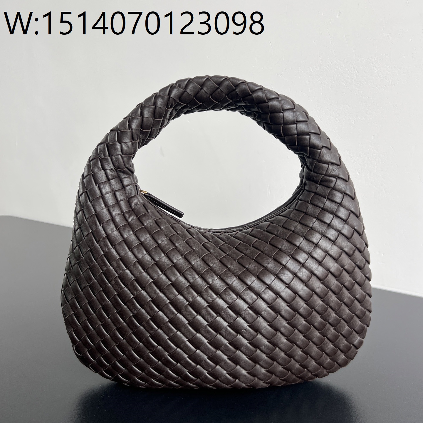 징 팩토리 보테가베네타 스몰 베네타 폰단트 35*21*5cm 856736