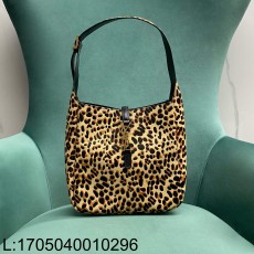 Pomegrante 생로랑 르 5...