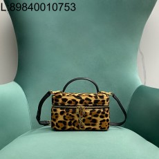 Pomegrante 생로랑 램스킨...