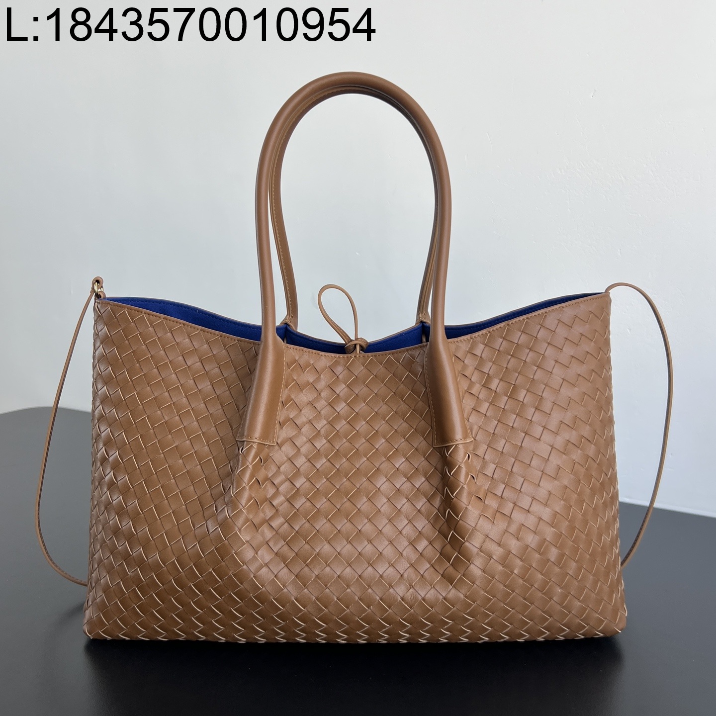 징 팩토리 보테가베네타 피나코테카 817166 23*43*14.5cm 미디엄 라이트 브라운