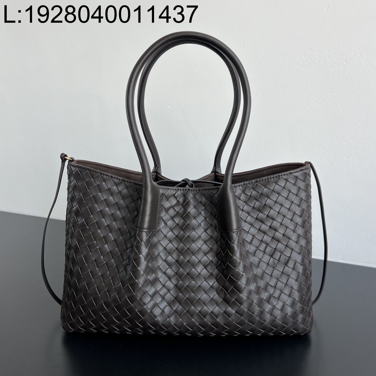 징 팩토리 보테가베네타 피나코테카 854371 34*20*14cm 폰단트