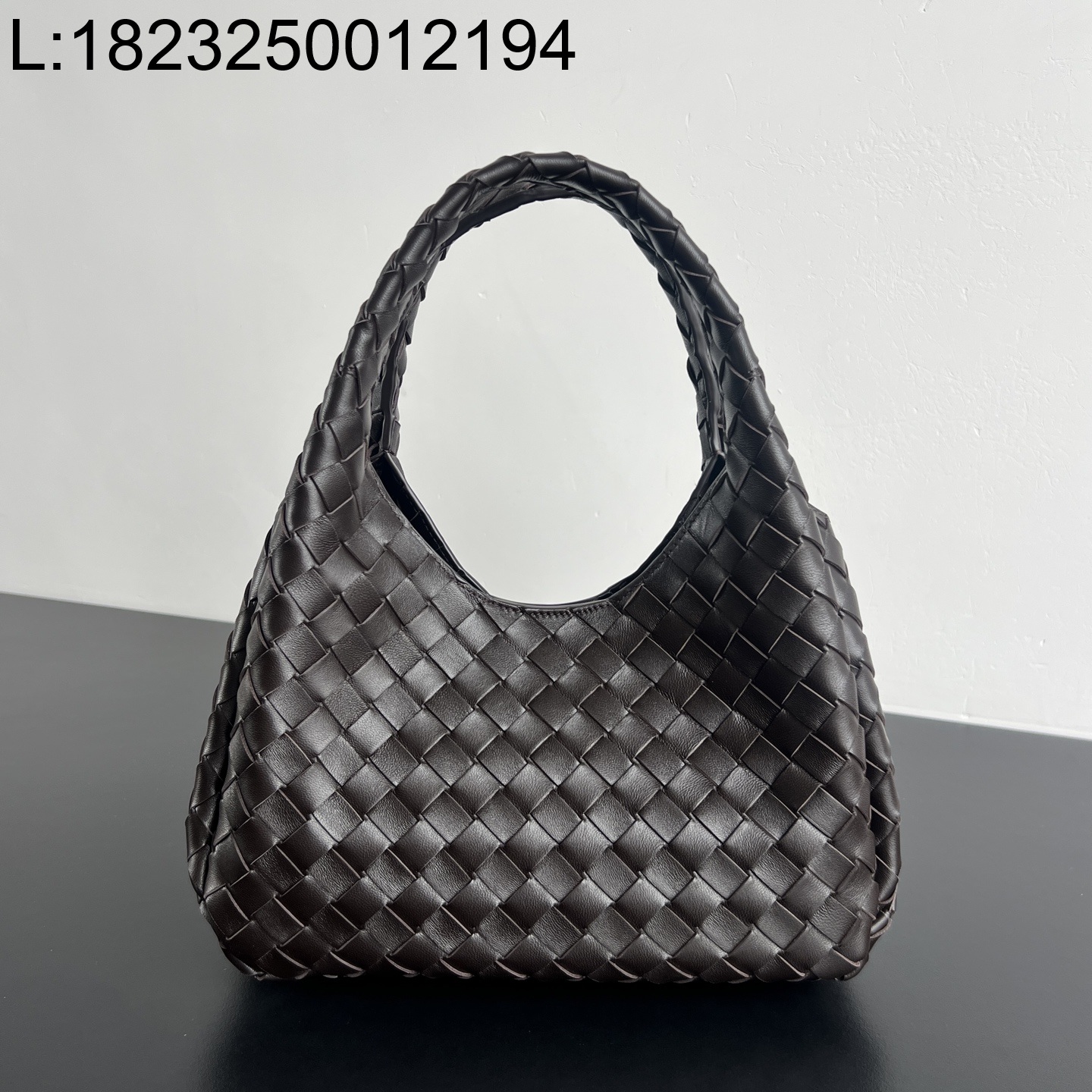 징 팩토리 보테가베네타 스몰 캄파나 854248 28*16*15cm 폰단트