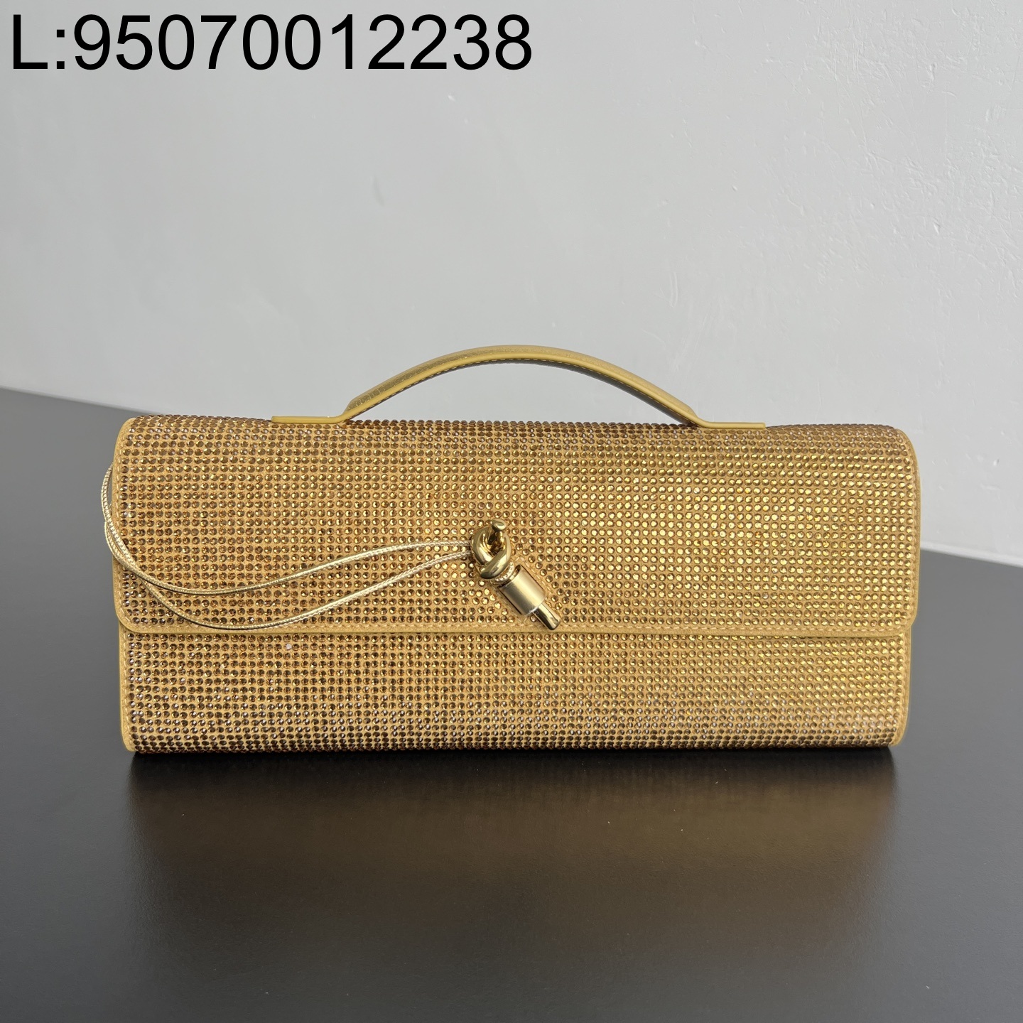 징 팩토리 보테가베네타 안디아모 클러치 골드 844124 31*13*3cm