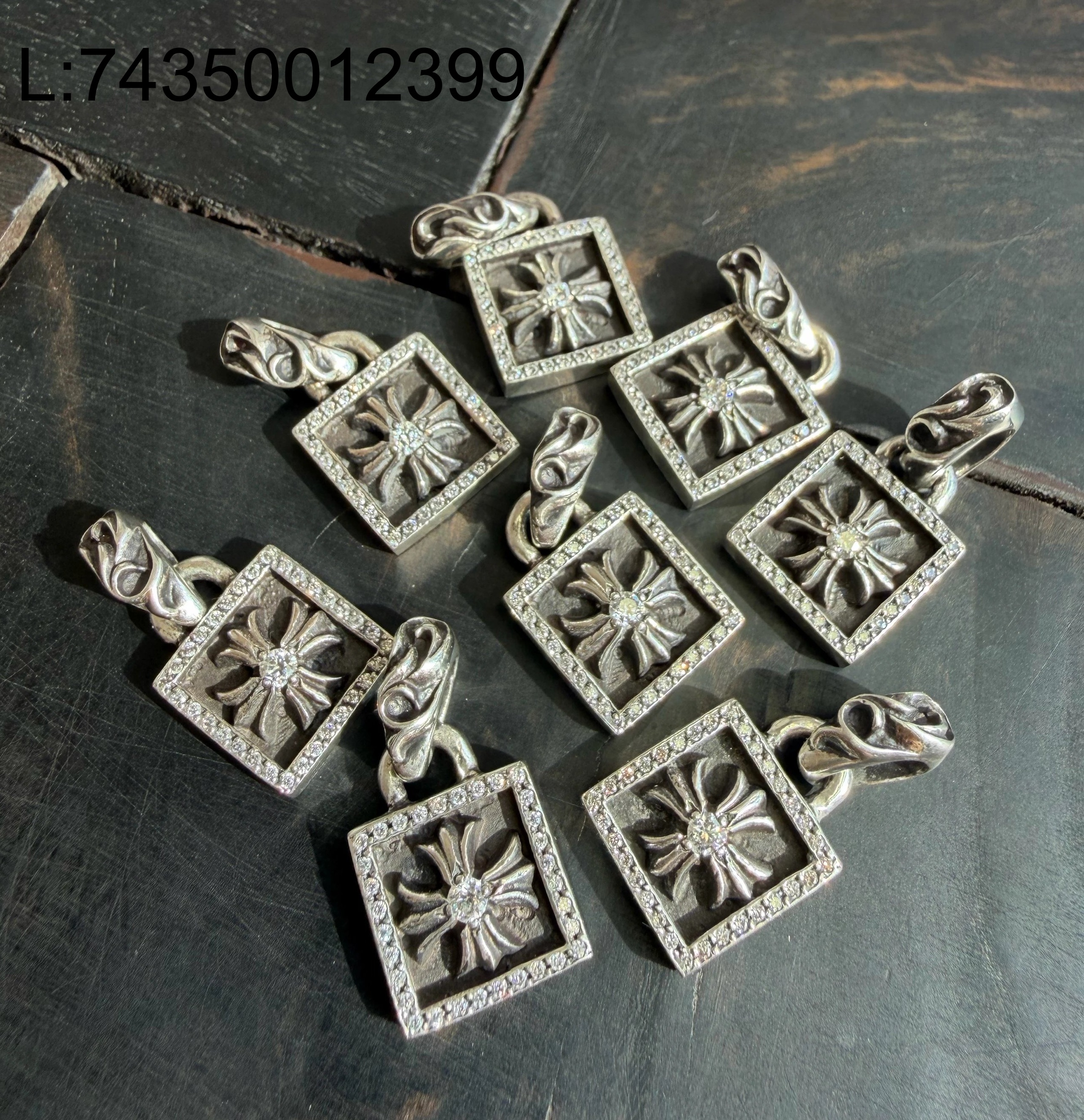 [아트셀러] 크롬하츠 십자가 스퀘어 펜던트