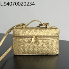 징 팩토리 보테가베네타 뱅뱅 배니티 케이스 789109 22*12.5*5cm 빈티지 골드