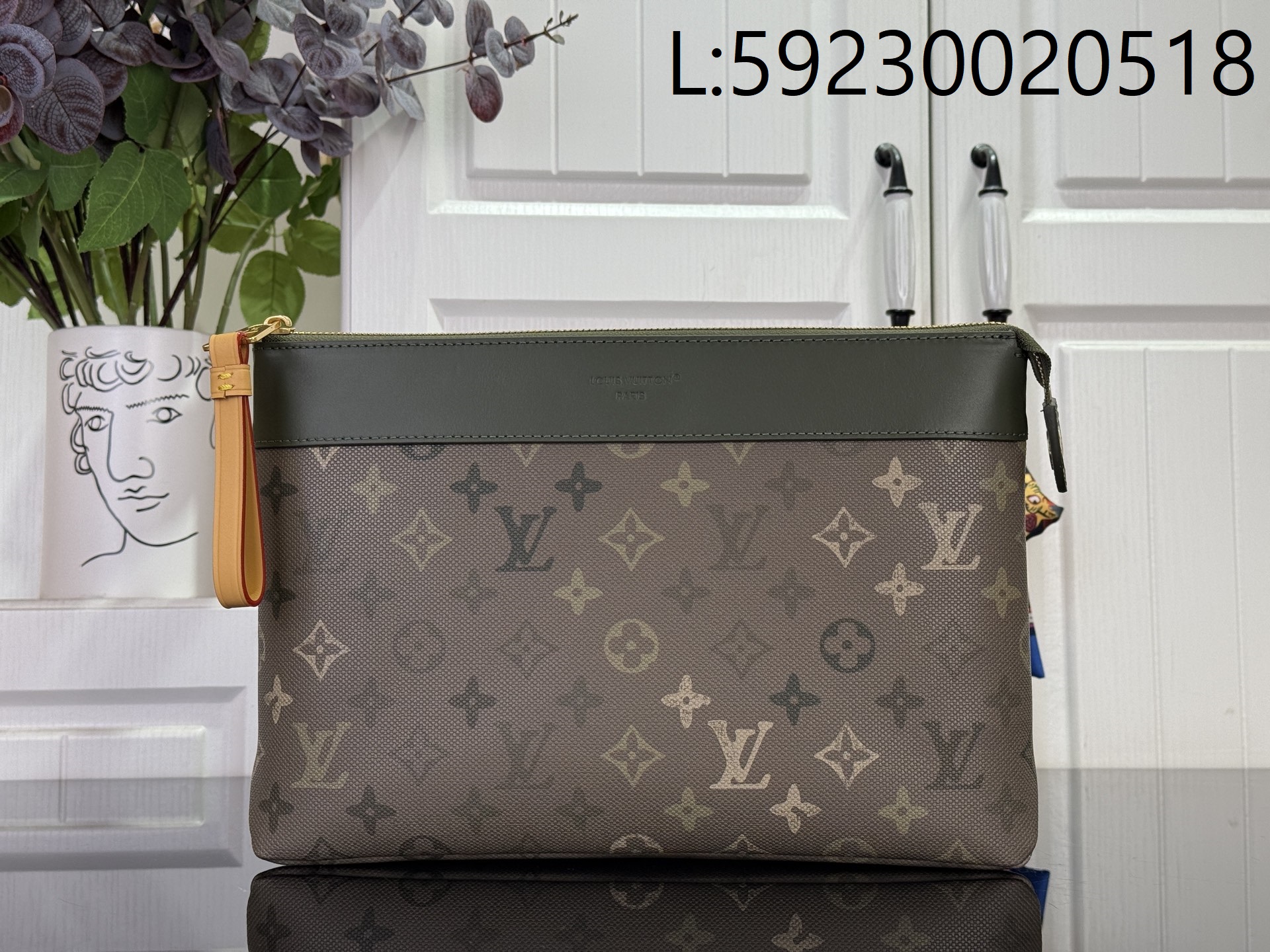 [88factory] 루이비통 포쉐트 보야주 소프트 카키 M26970 21*7.5*30cm