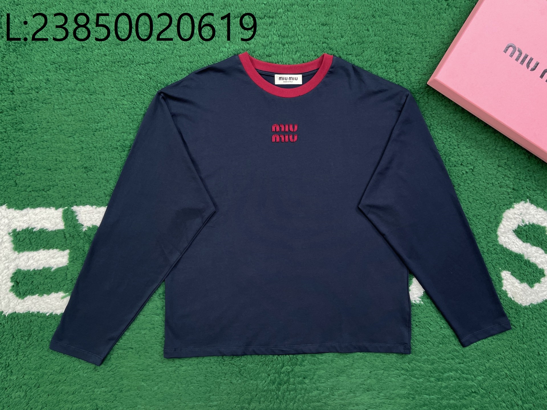 [잔디집1] 미우미우 코튼 저지 긴팔티 네이비 블루 MJLA31 1841 F0X58