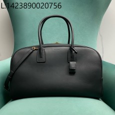 Pomegrante  생로랑 삭 드 주르 보스턴 스무스 레더 블랙 851687 41*25*20cm