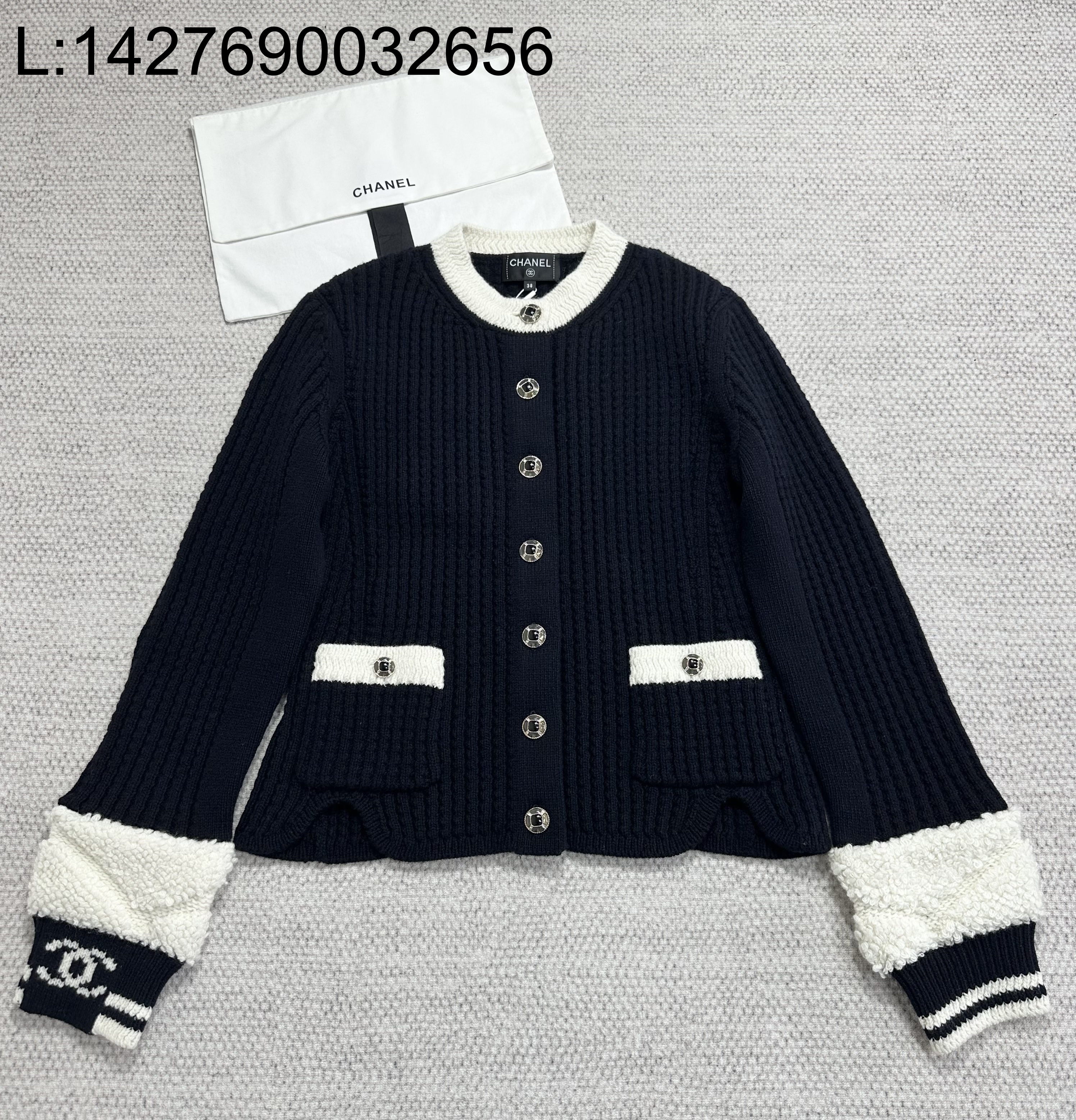 [타지아공장(tj공장) -여성전용] 샤넬 25N 소매 이음 가디건 블랙