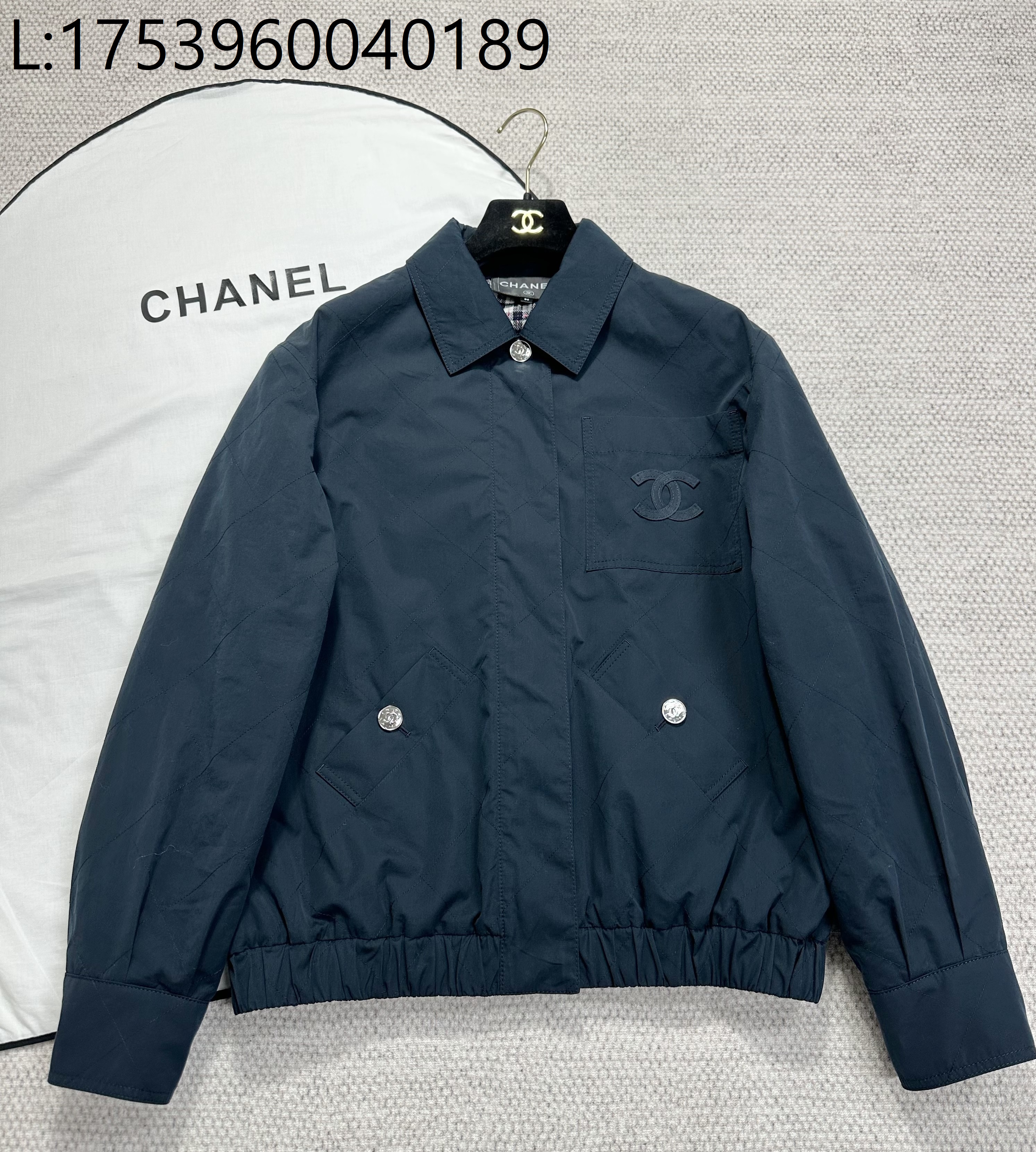 [타지아공장(tj공장) -여성전용] 샤넬 CC로고 퀼팅 카고 카라 자켓 블랙