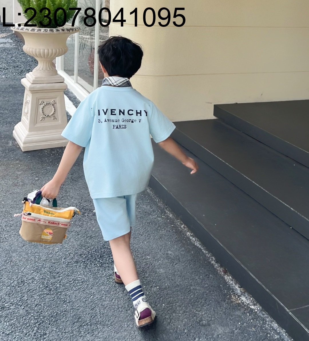 [AC아동복] 지방시 뒷면 점보 모노그램 프린트 세트 반팔티 반바지 스카이 블루