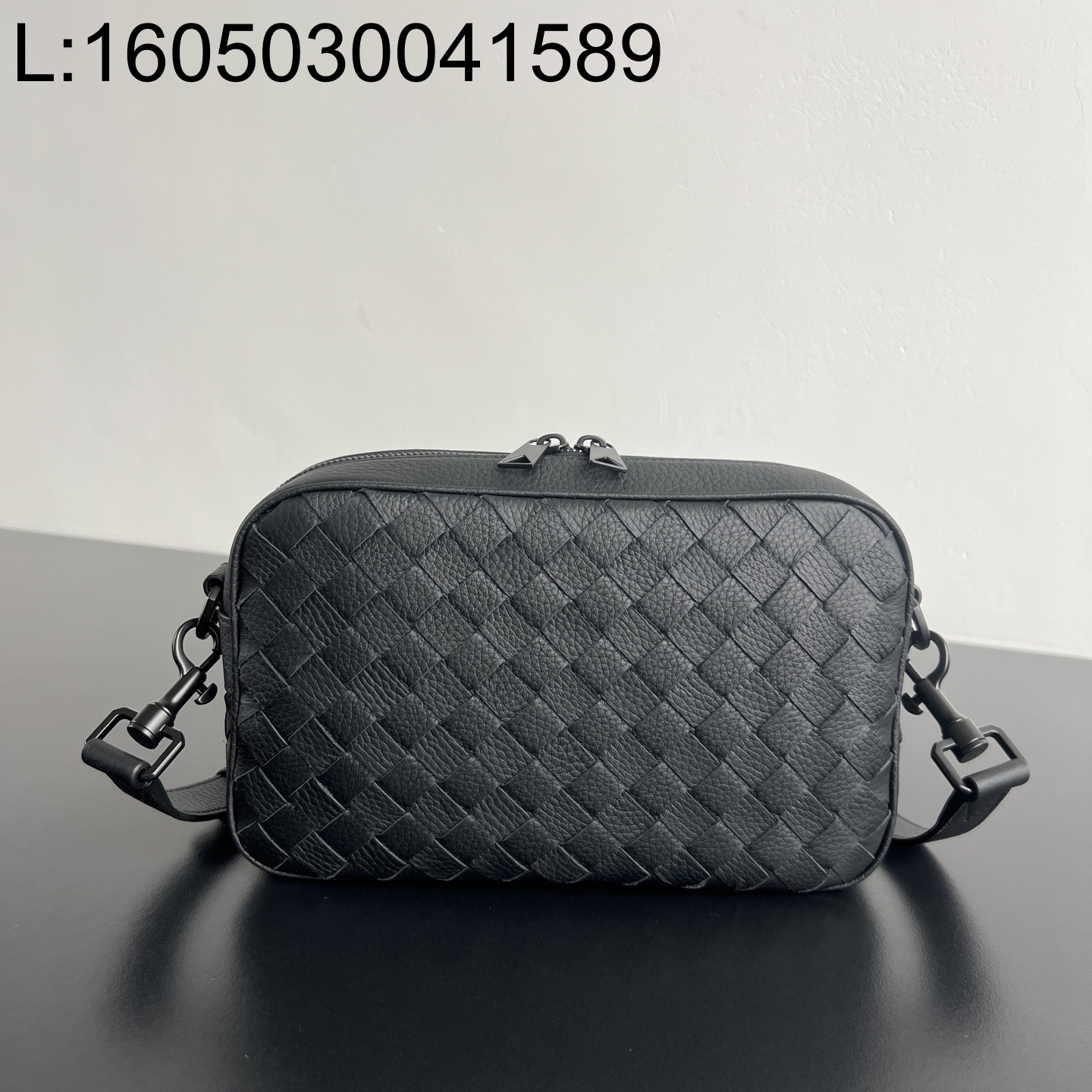 징 팩토리 보테가베네타 스몰 인트레치아토 카메라 백 755923 24.5*15*6cm 블랙 잔짜임 스트랩